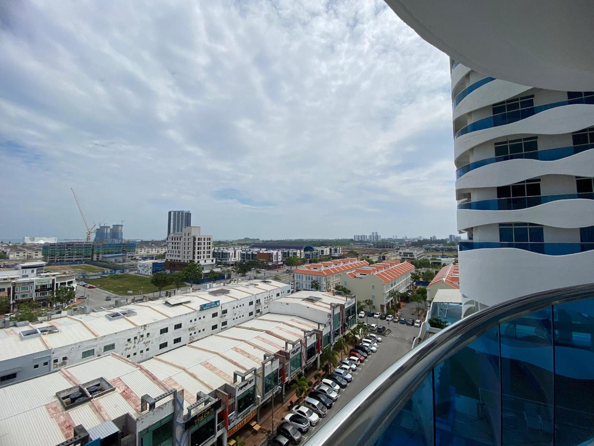 The Wave Residence By Jeffery Lam Home Management Malacca Exteriör bild